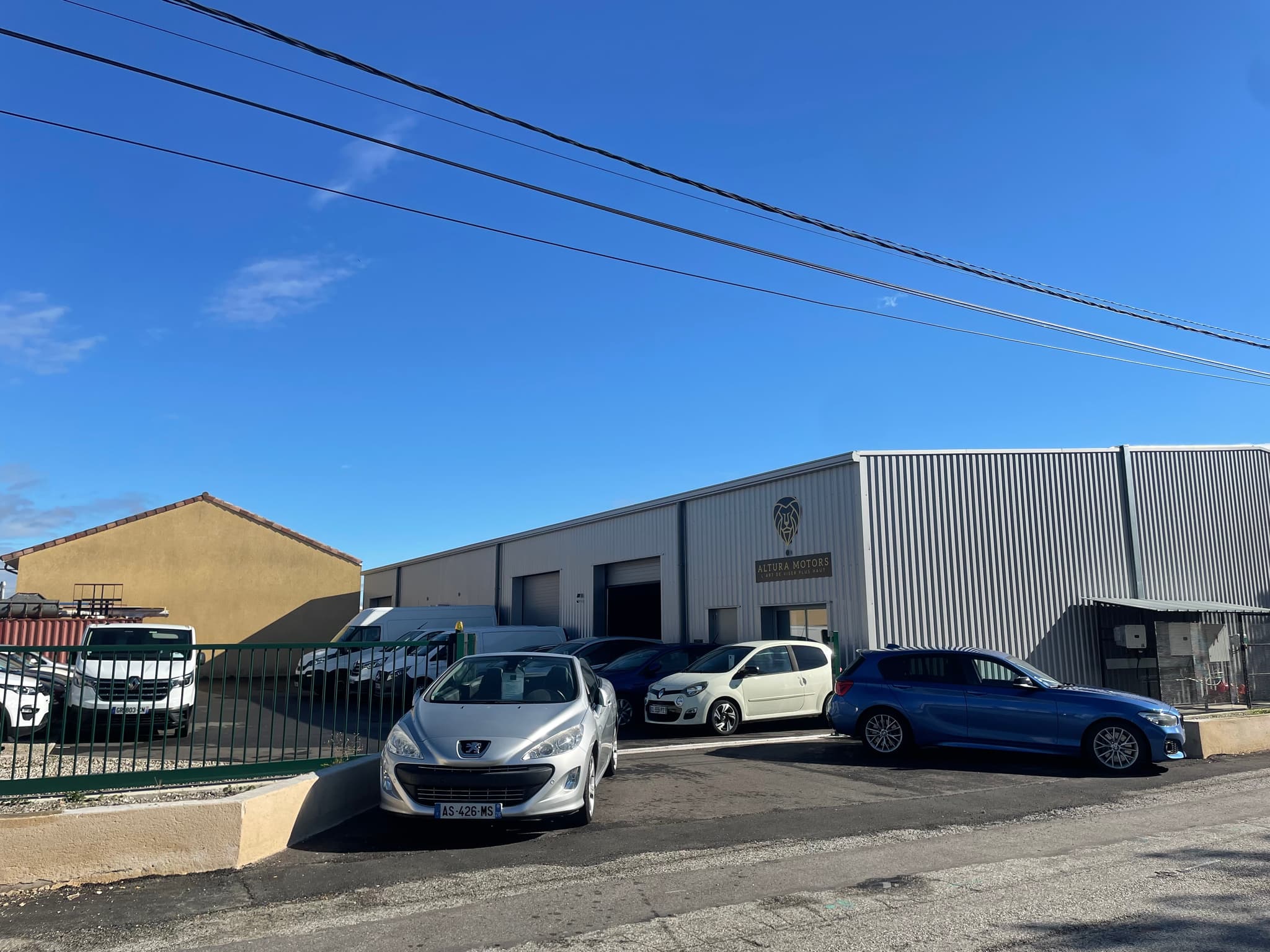 Garages / mécaniciens — Altura motors