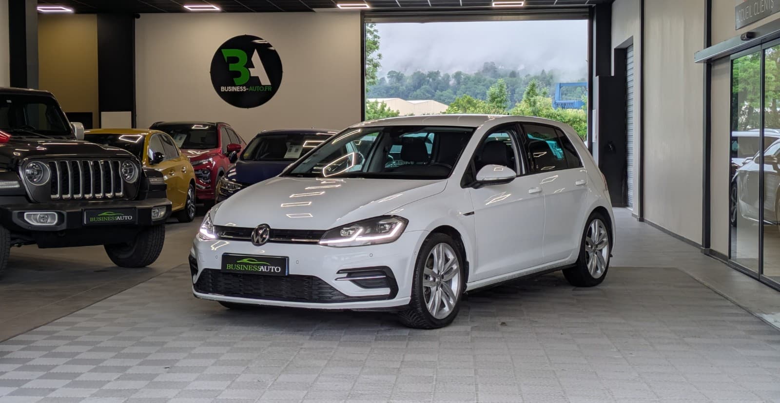 VOLKSWAGEN GOLF 1.5 TSI 150cv EVO BlueMotion Technology DSG7 R-line / GPS / Caméra de recul / CarPlay