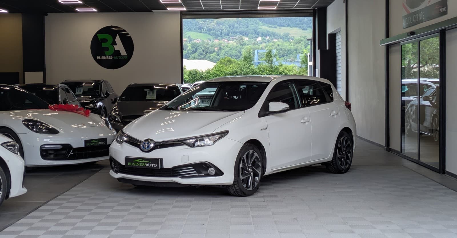 TOYOTA AURIS MY17 Hybride 136h Design / GPS / Camera / Bluetooth / Crit'air 1