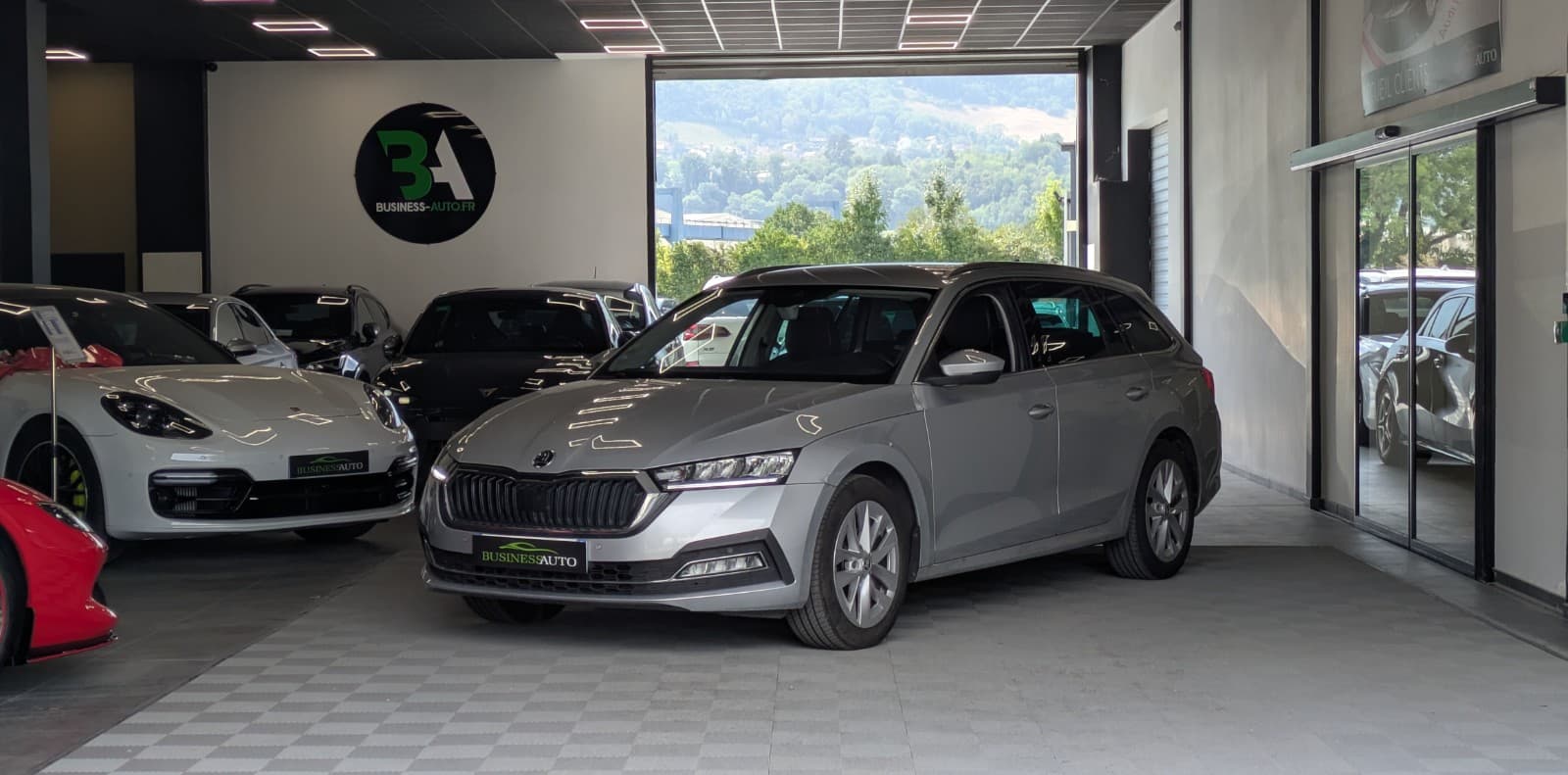 SKODA OCTAVIA COMBI 2.0 TDI 150cv DSG7 Style / Camera / CarPlay / Attelage / TVA